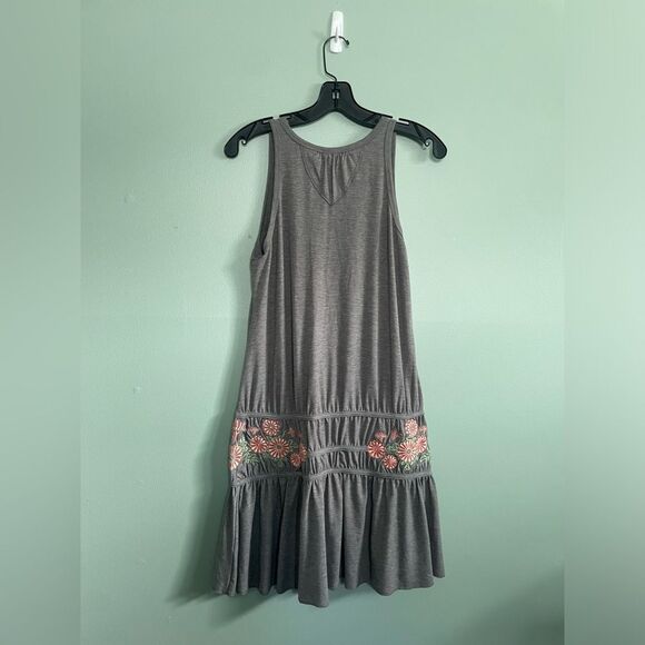 Buffalo David Bitton Drop Waist Grey Tunic Dress With Embroidered Flowers SZ S - Picture 2 of 6